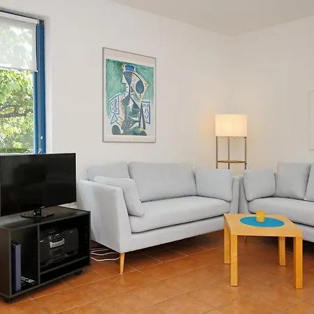 Apartmenthaus Bull 1 Apartment Kuehlungsborn